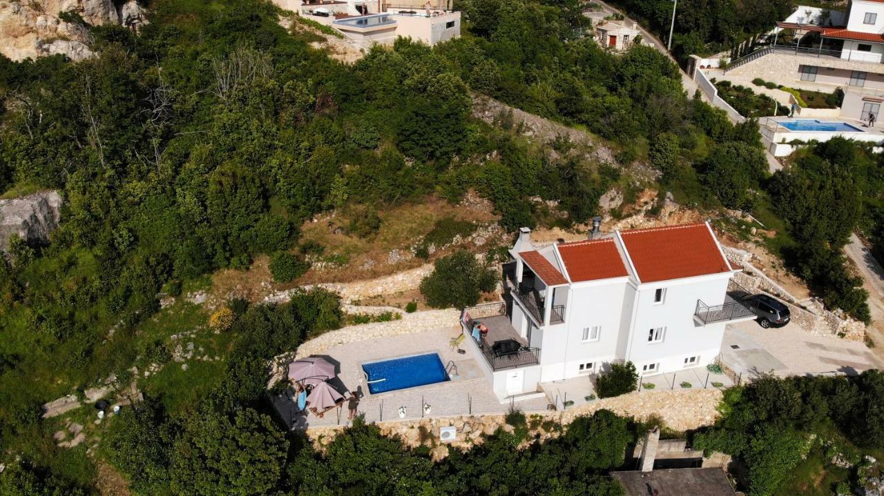 Villa With Sea View พอดโกรา ภายนอก รูปภาพ